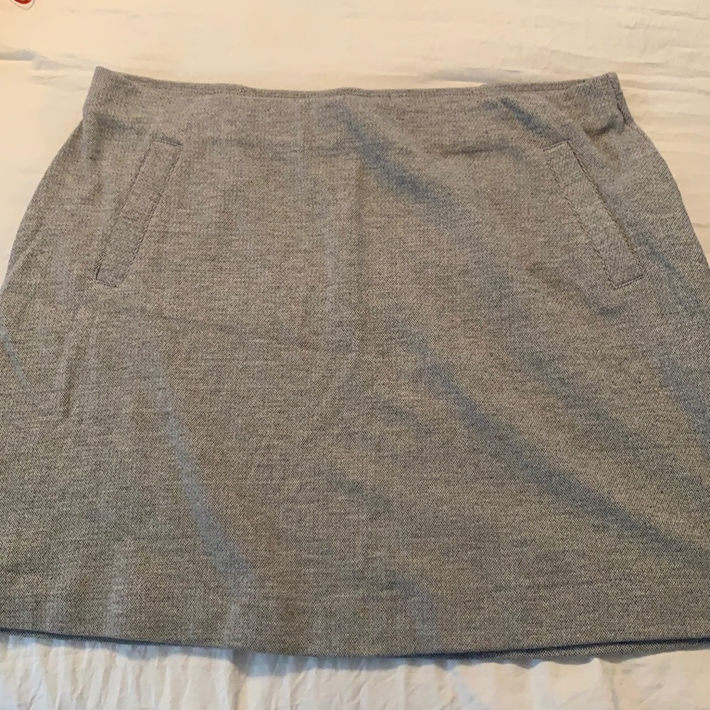 GAP NWOT gray knit skirt